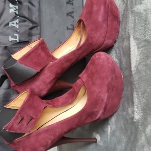 LAMB Wine suede pump with strap